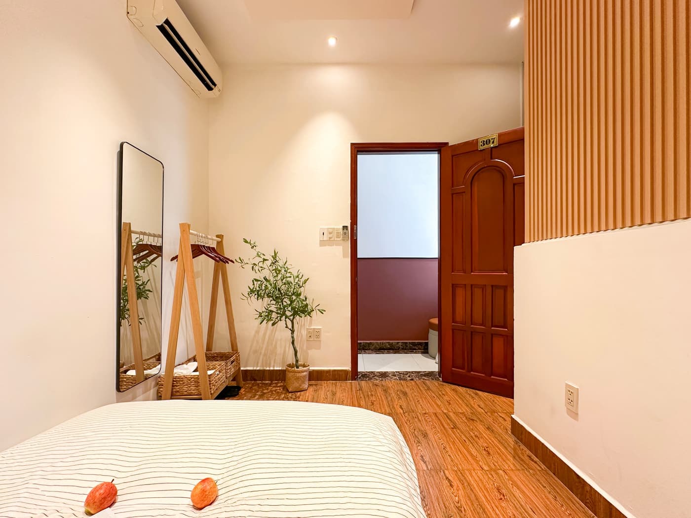 Căn 49.P03 tại Paar 49 Đường C18 (3/7)